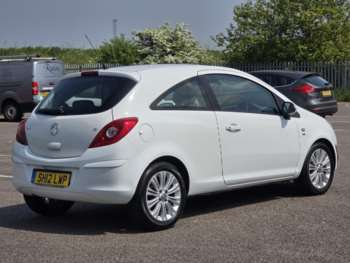 2012 - 1.2 SE 3dr. 1 YEAR MOT. SERVICE HISTORY. HEATED SEAT. REVERSE CAMERA. 2 KEY