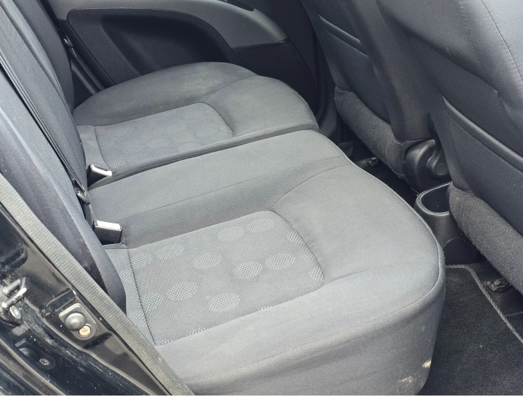 Used Hyundai i10 2011 for sale - 77701275: Photo 12