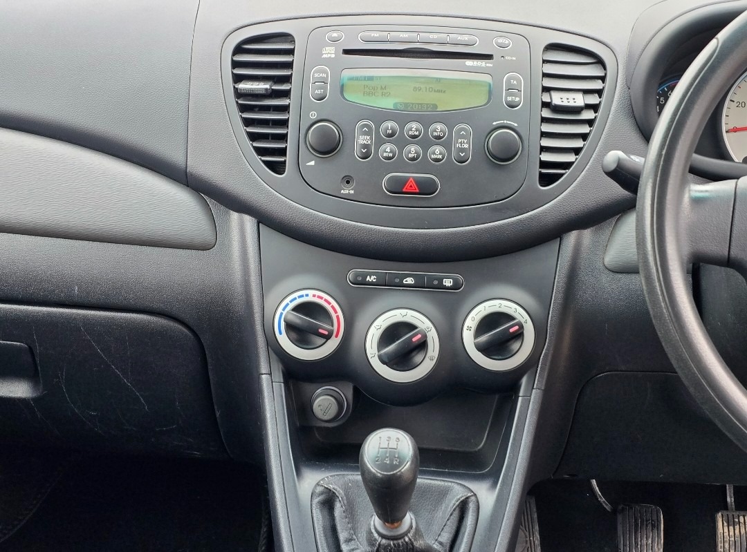 Used Hyundai i10 2011 for sale - 77701275: Photo 9