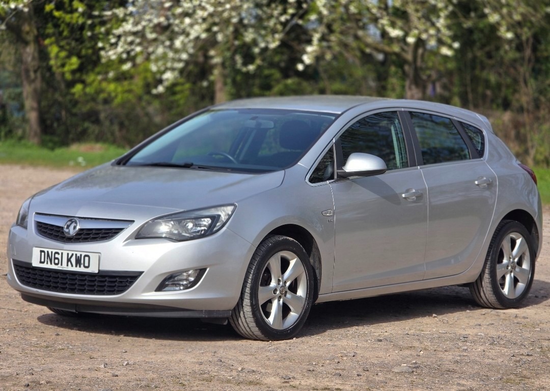 Used Vauxhall Astra 2012 for sale - 78202252: Photo 4