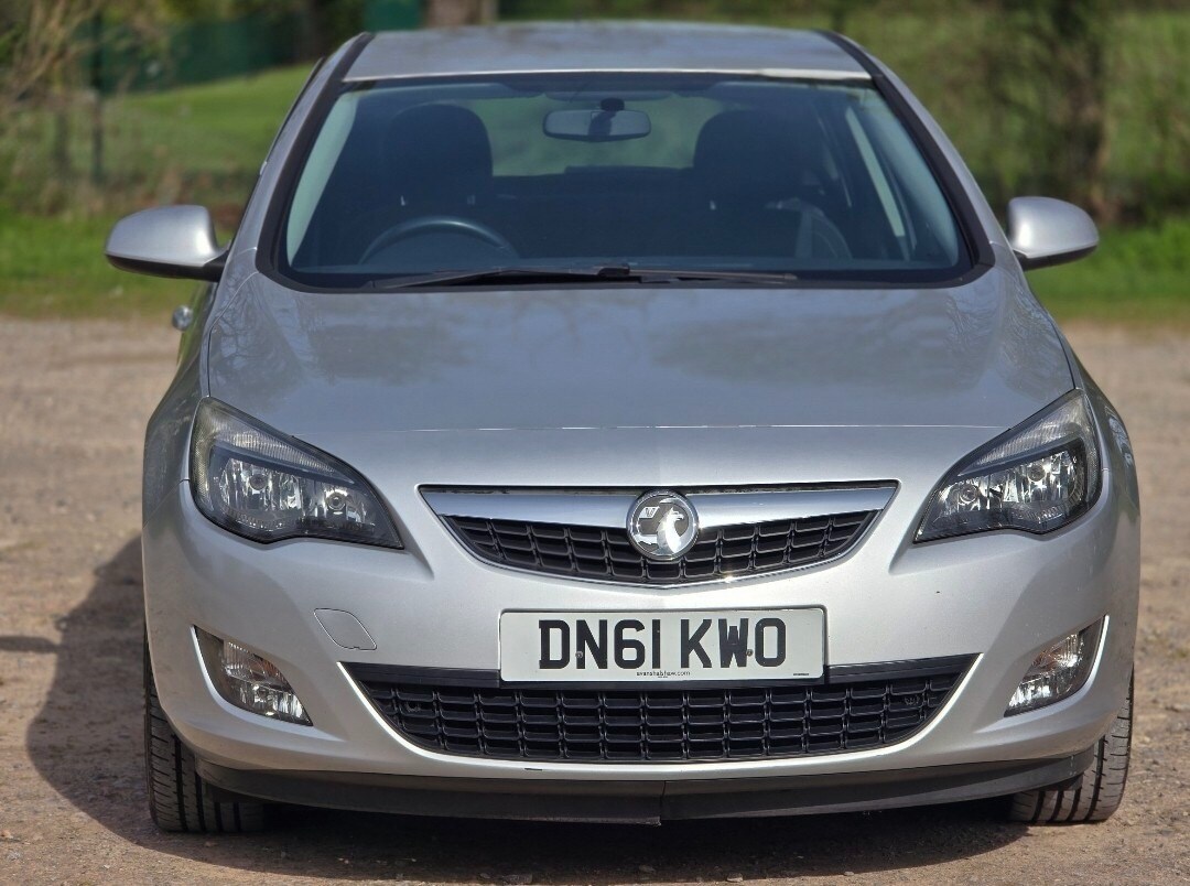 Used Vauxhall Astra 2012 for sale - 78202252: Photo 8