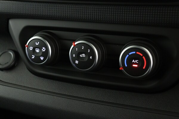 Used Renault Trafic 2025 for sale - 76102701: Photo 18