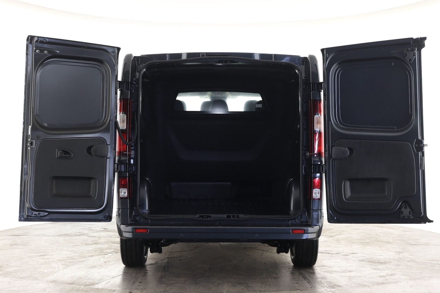 Used Renault Trafic 2026 for sale - 78038773: Photo 2