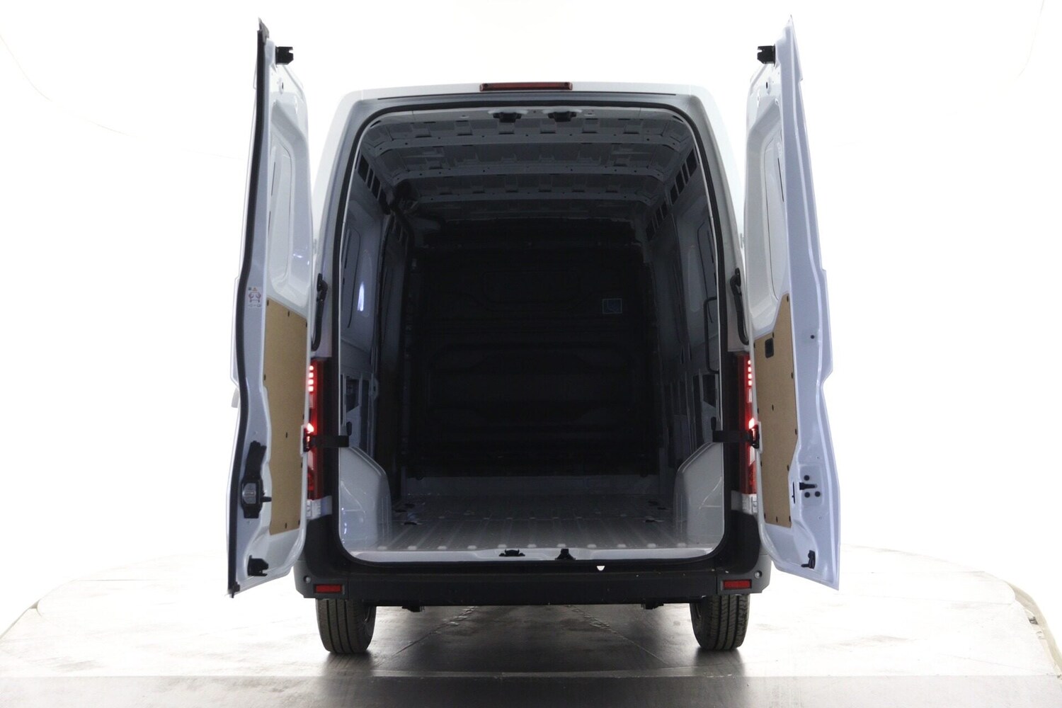 Used Renault Master 2026 for sale - 77873458: Photo 2