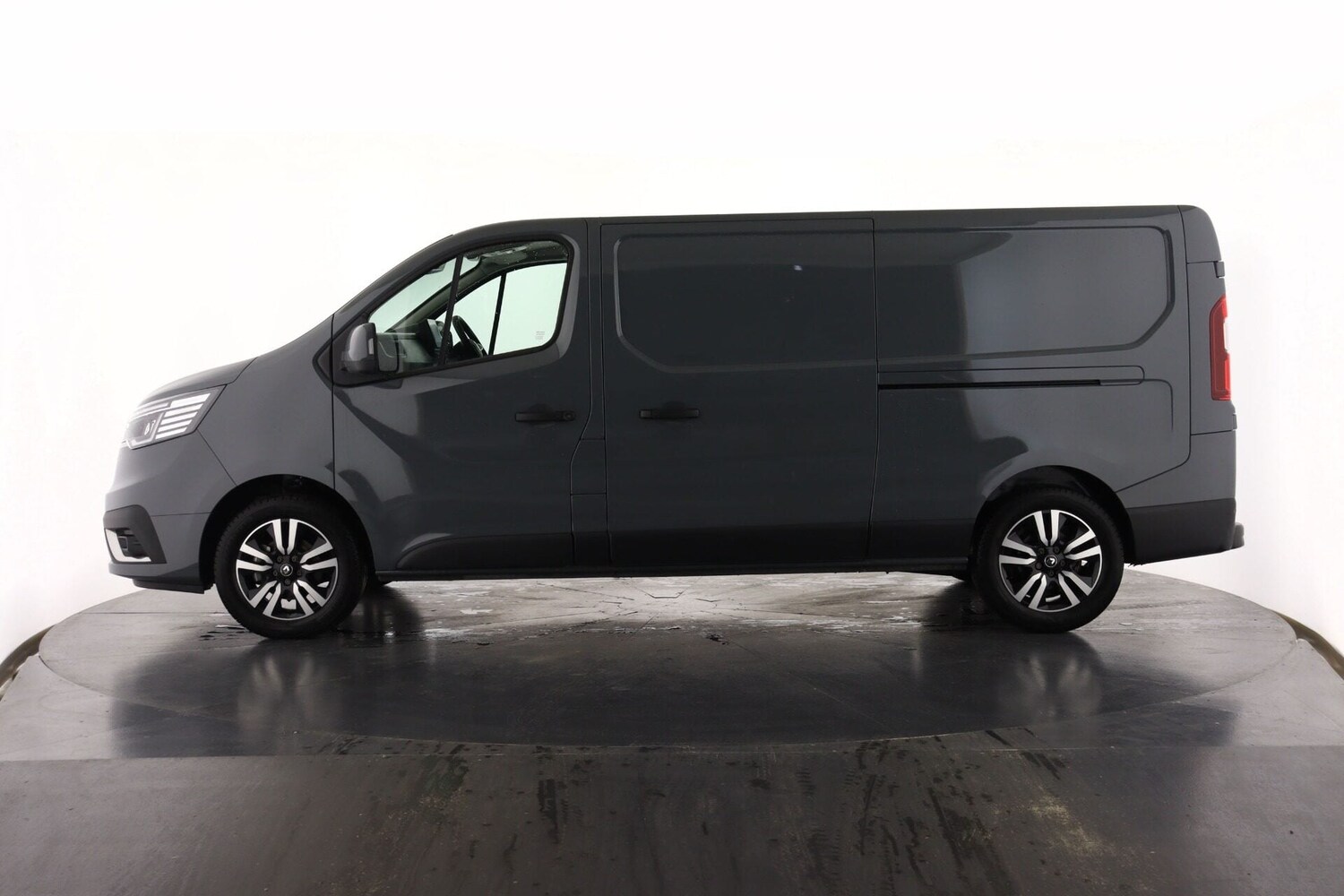 Used Renault Trafic 2025 for sale - 78223079: Photo 8