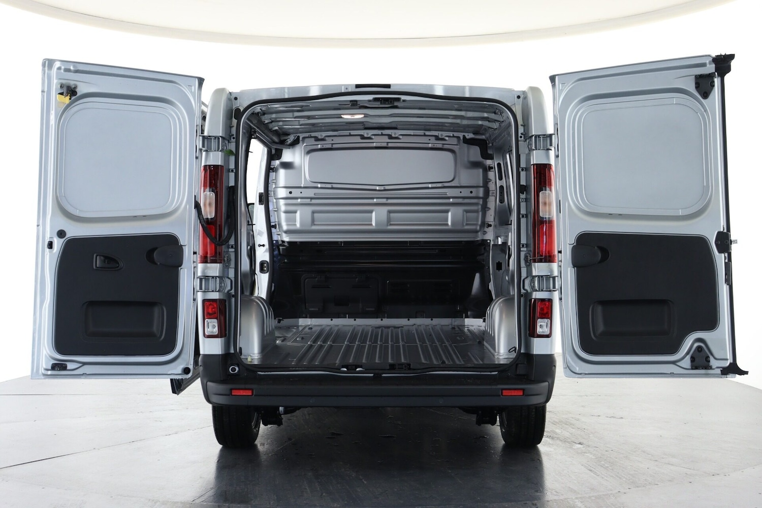 Used Renault Trafic 2025 for sale - 76476840: Photo 2