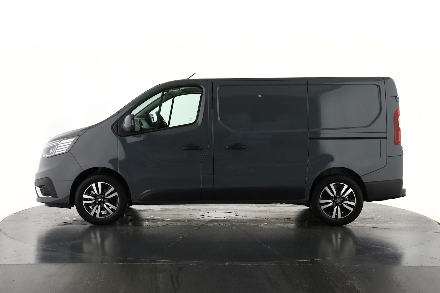 Used Renault Trafic 2025 for sale - 76904477: Photo 8