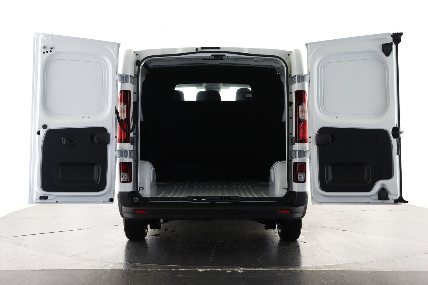 Used Renault Trafic 2025 for sale - 76508933: Photo 2