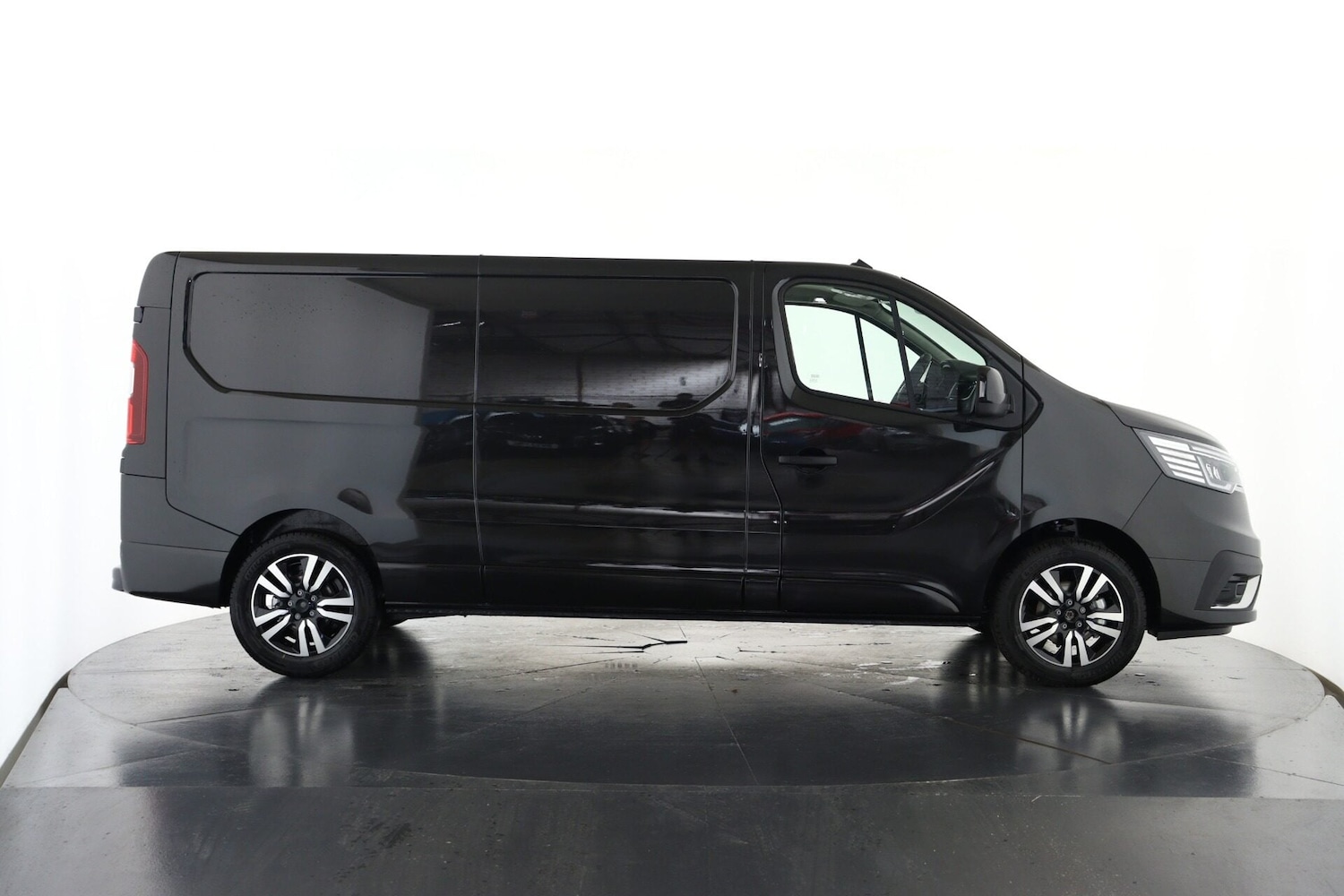 Used Renault Trafic 2025 for sale - 76831892: Photo 5