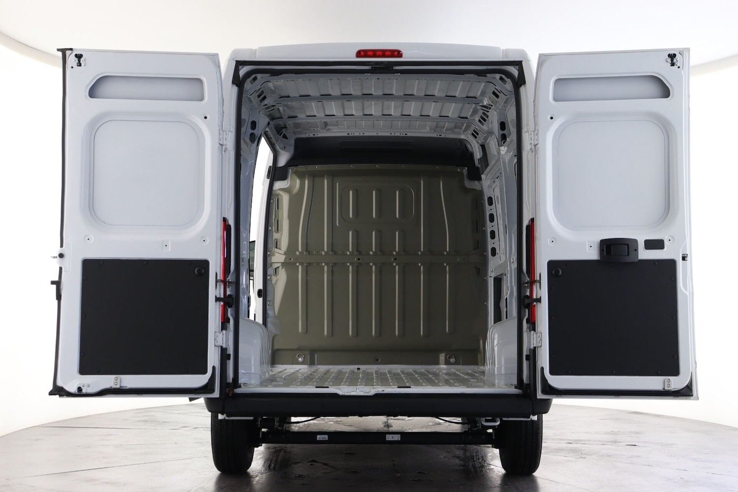 Used Vauxhall Movano 2025 for sale - 76982671: Photo 3