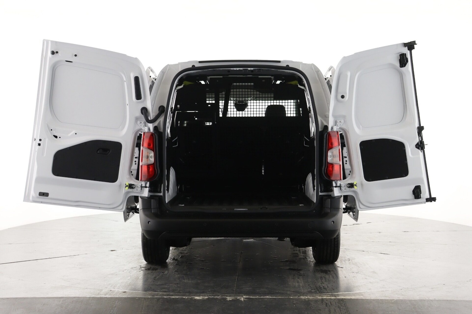 Used Citroen Berlingo 2025 for sale - 76506058: Photo 2