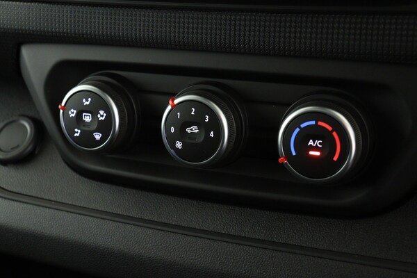 Used Renault Trafic 2025 for sale - 74825252: Photo 18