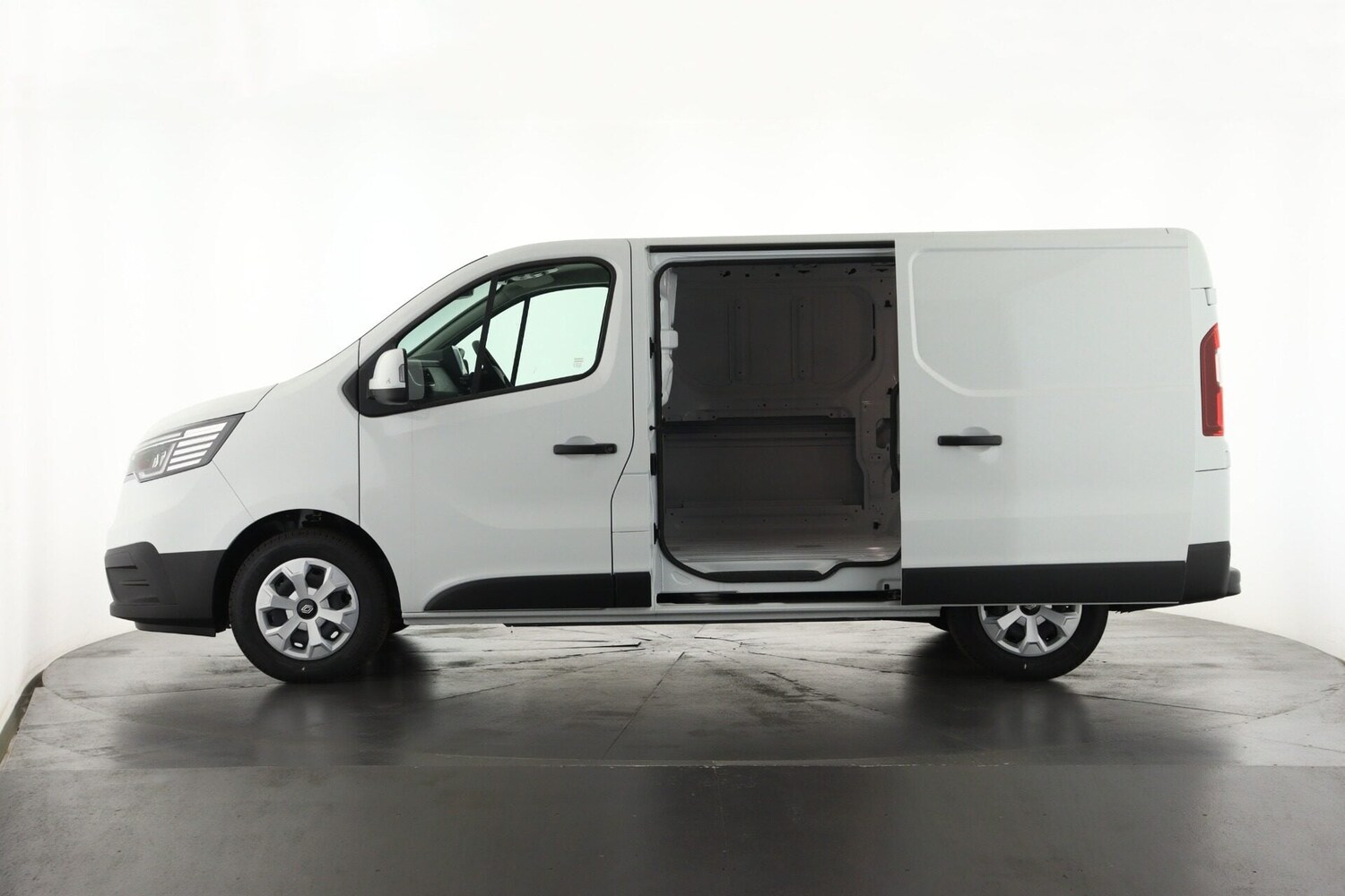 Used Renault Trafic 2025 for sale - 77873465: Photo 9