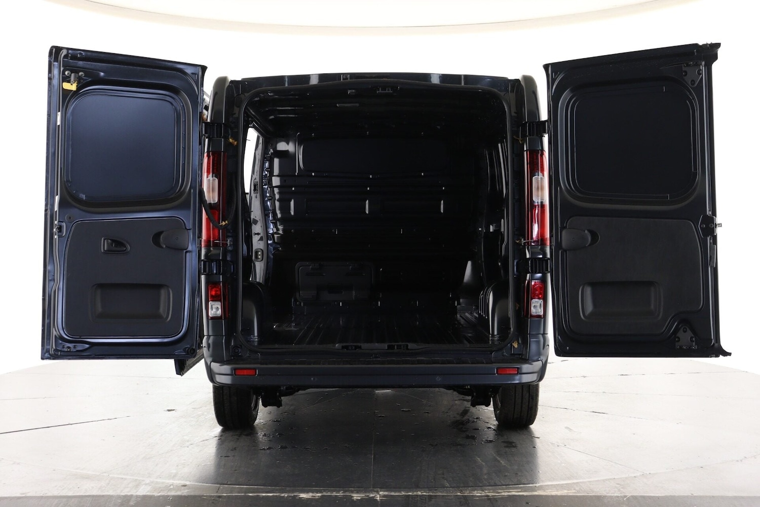 Used Renault Trafic 2026 for sale - 78038789: Photo 2