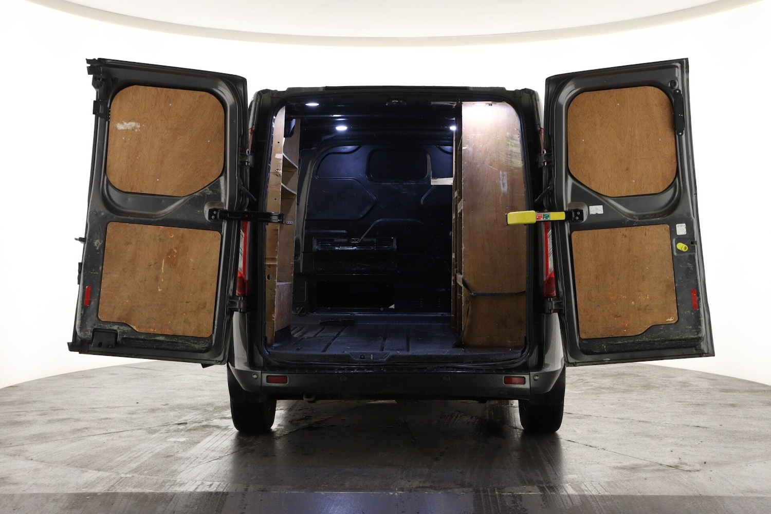 Used Ford Transit Custom 2020 for sale - 77493850: Photo 2