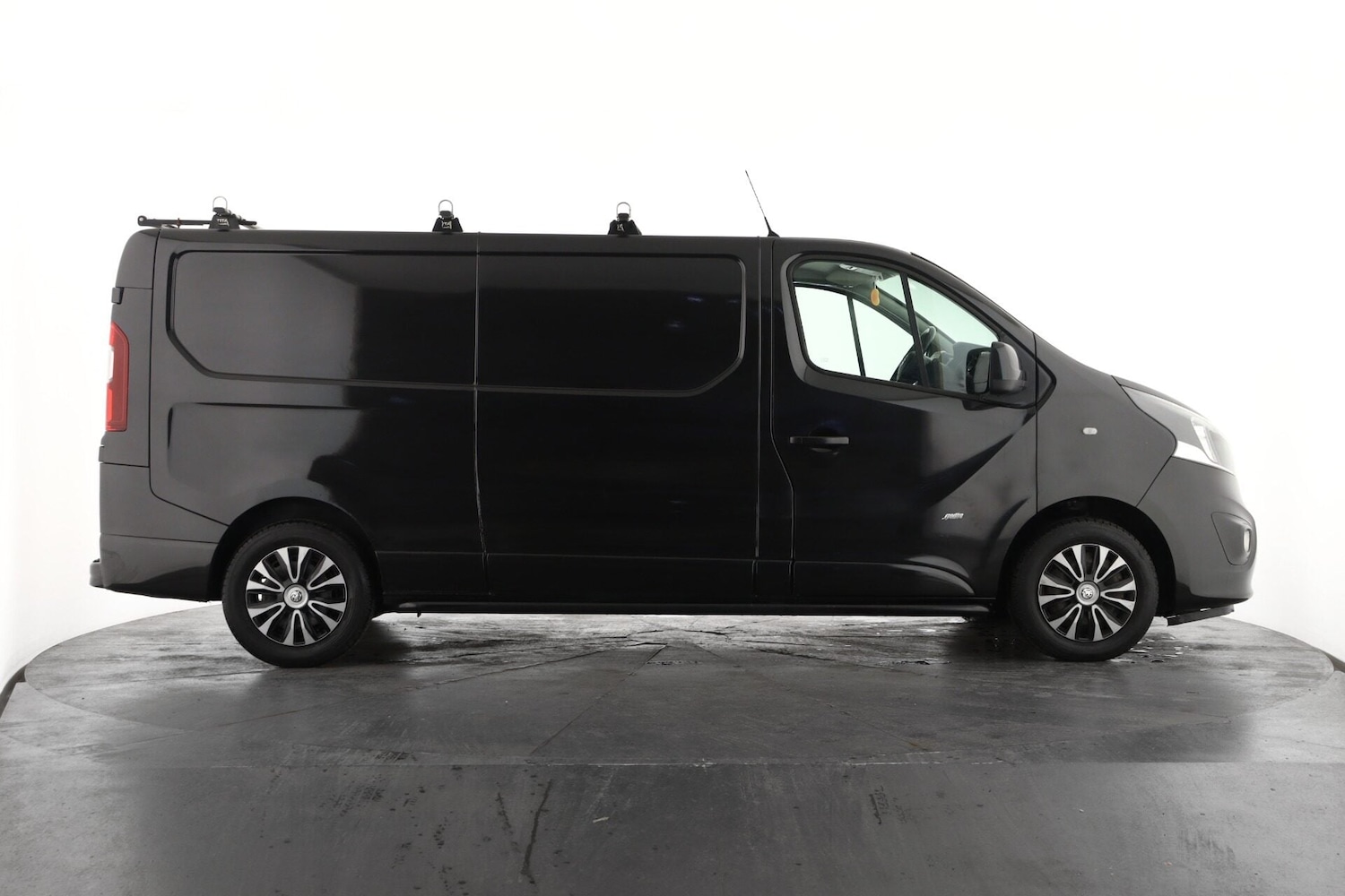 Used Vauxhall Vivaro 2017 for sale - 77873515: Photo 5