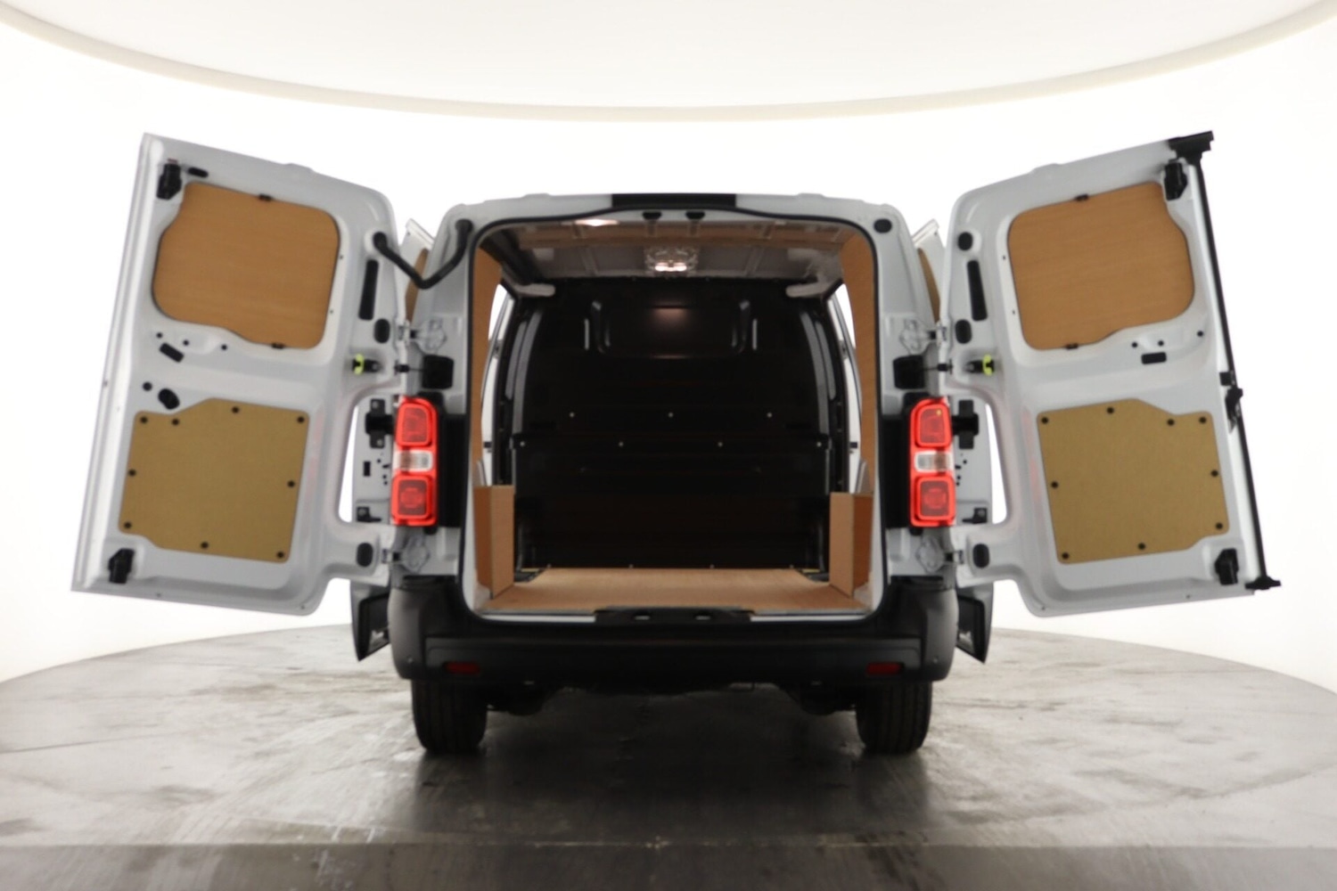 Used Vauxhall Vivaro 2024 for sale - 77135815: Photo 2