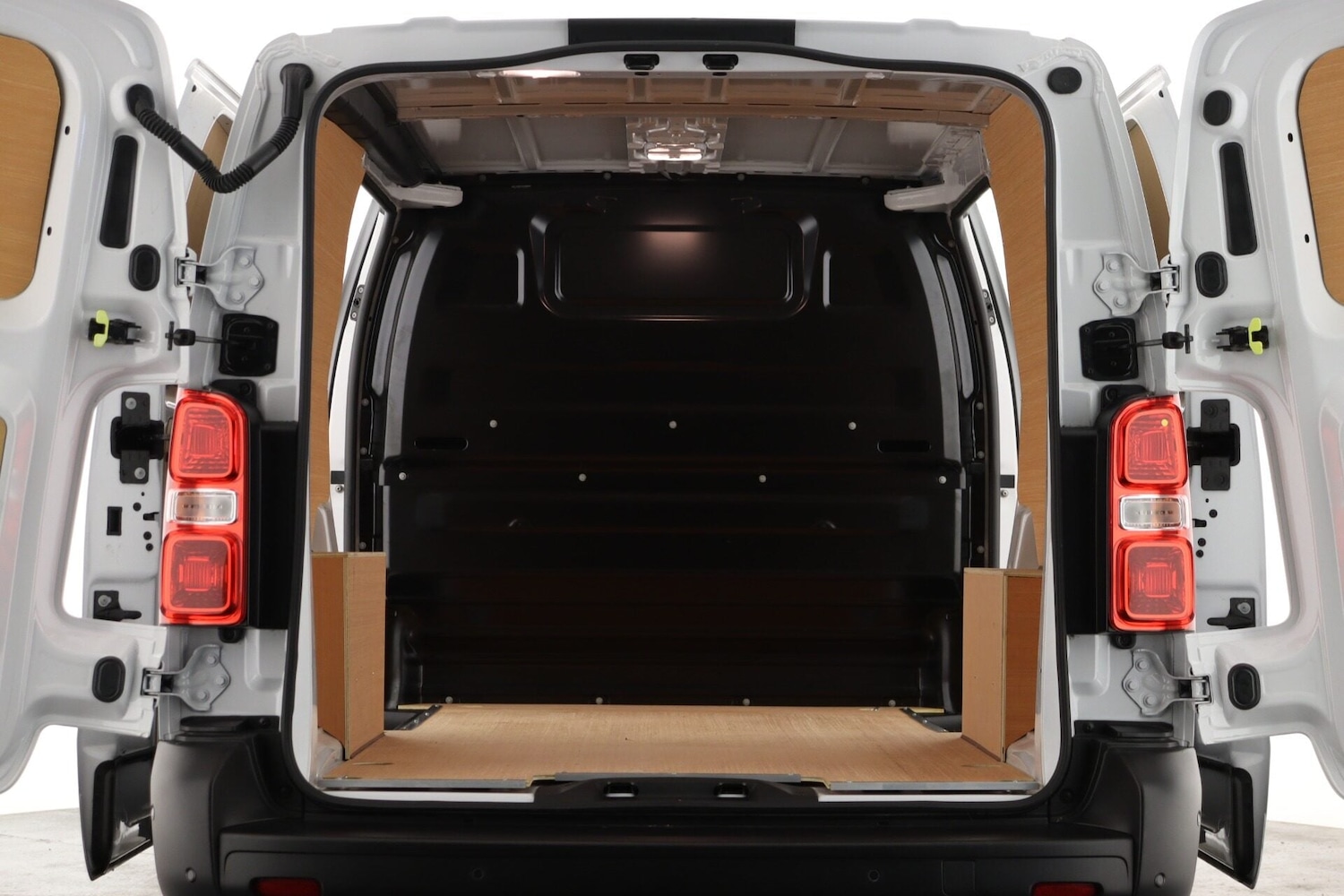 Used Vauxhall Vivaro 2024 for sale - 77135815: Photo 3