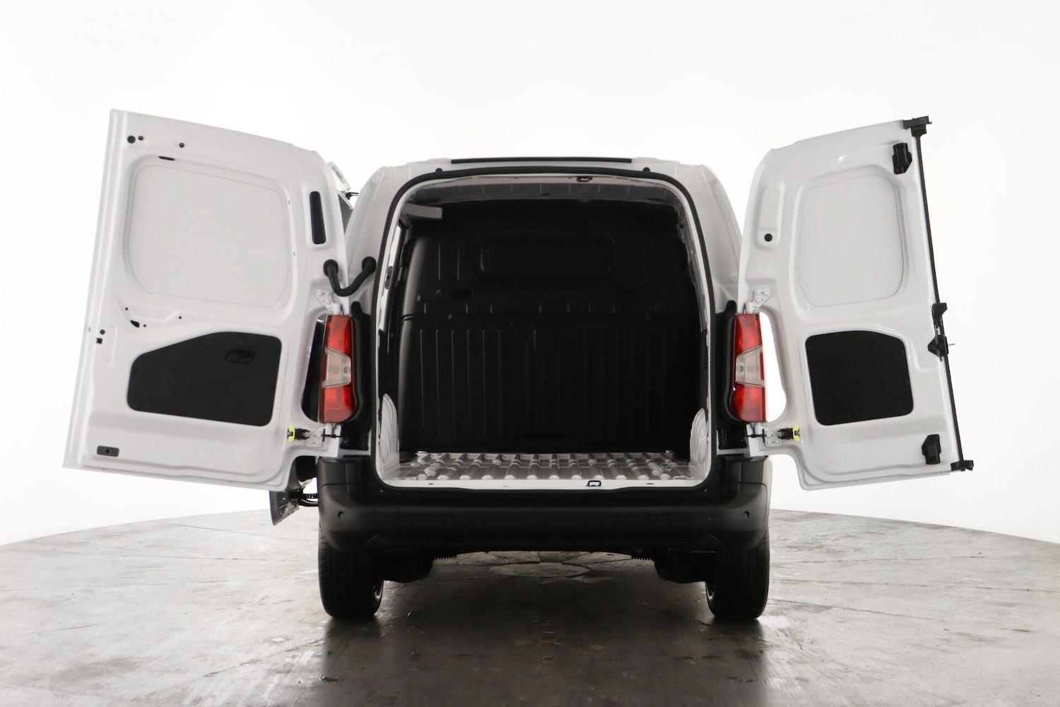 Used Peugeot Partner 2025 for sale - 76649683: Photo 2