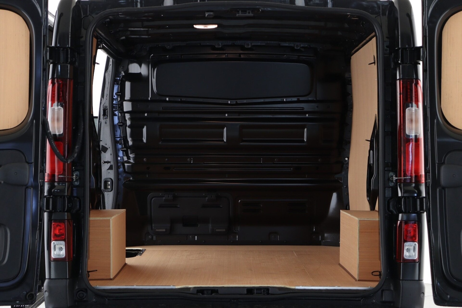 Used Renault Trafic 2025 for sale - 76904457: Photo 3