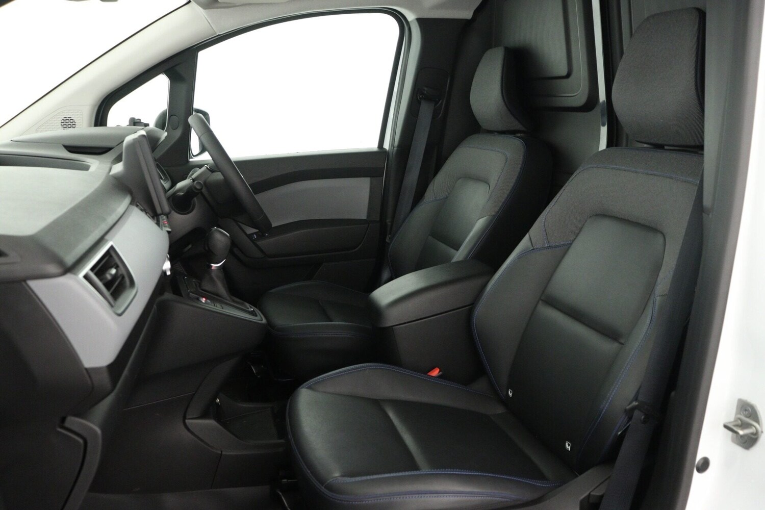 Used Nissan Other 2023 for sale - 77846679: Photo 10