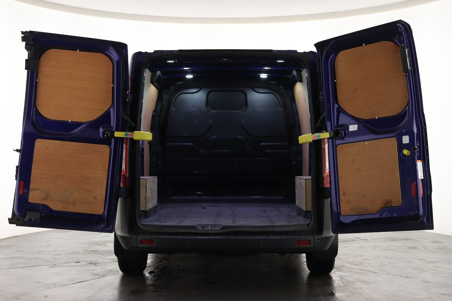 Used Ford Transit Custom 2016 for sale - 76082175: Photo 2