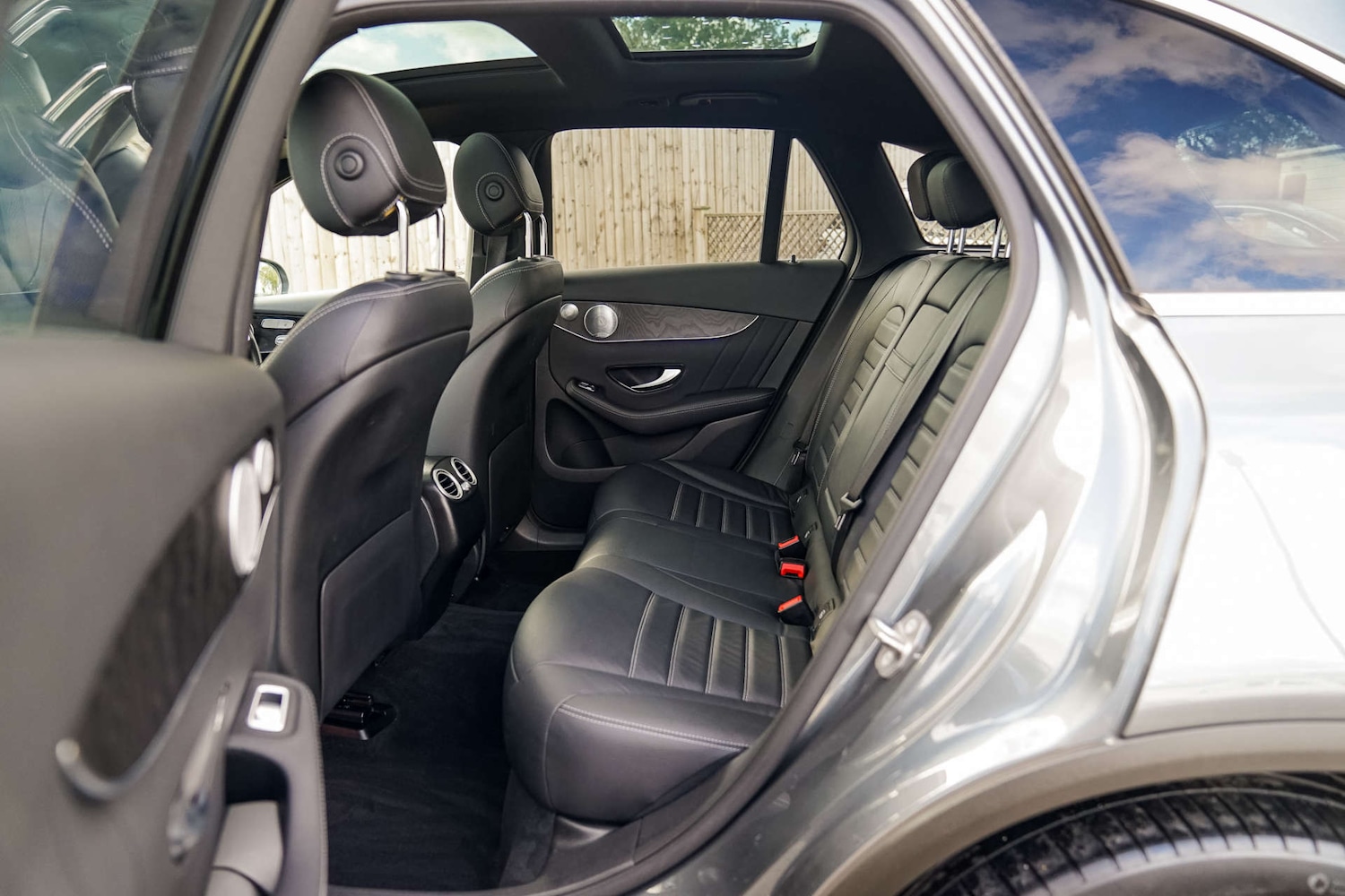 Used Mercedes-Benz GLC 2020 for sale - 76363945: Photo 7