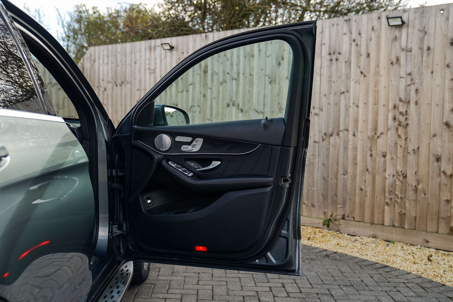 Used Mercedes-Benz GLC 2020 for sale - 76363945: Photo 9