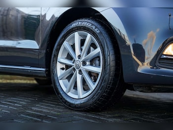 Used Volkswagen Polo 2016 for sale - 76703563: Photo