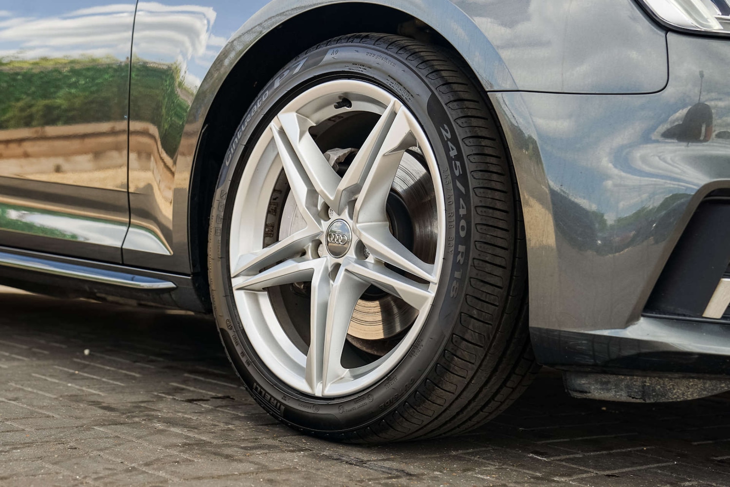 Used Audi A4 2017 for sale - 76656454: Photo 2