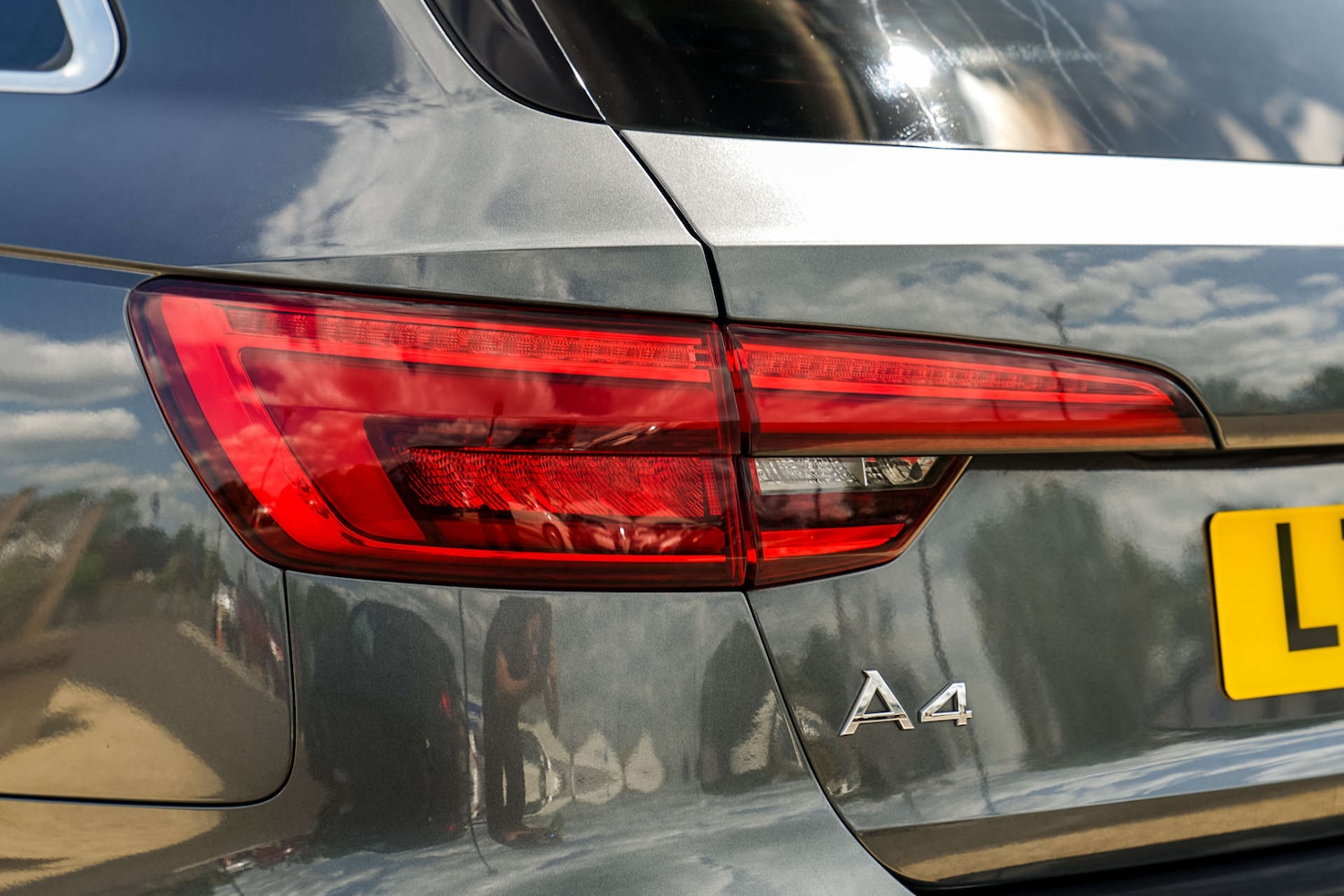 Used Audi A4 2017 for sale - 76656454: Photo 9