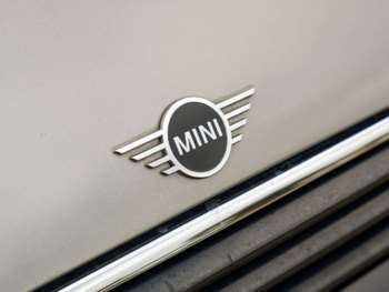 Used MINI Hatch 2018 for sale - 74721232: Photo