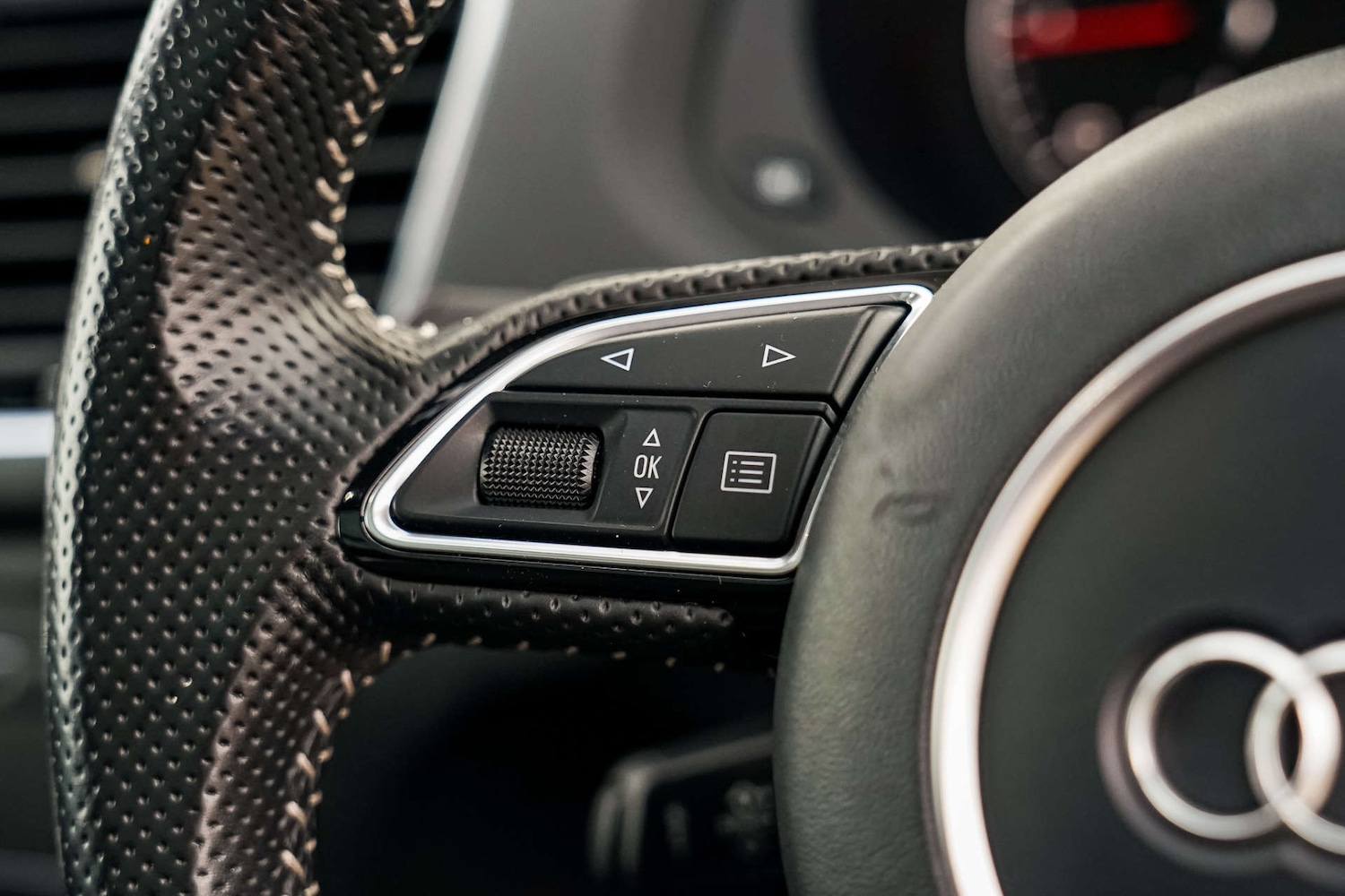 Used Audi Q3 2017 for sale - 77072179: Photo 12