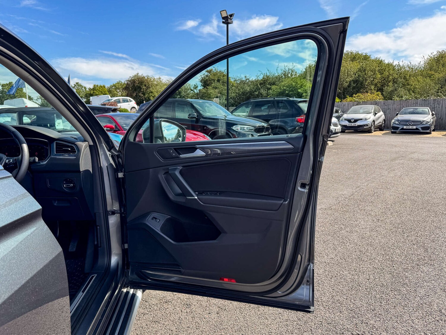 Used Volkswagen Tiguan 2019 for sale - 76299550: Photo 9