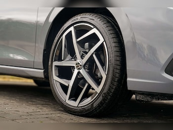 Used Volkswagen Golf 2020 for sale - 76884350: Photo