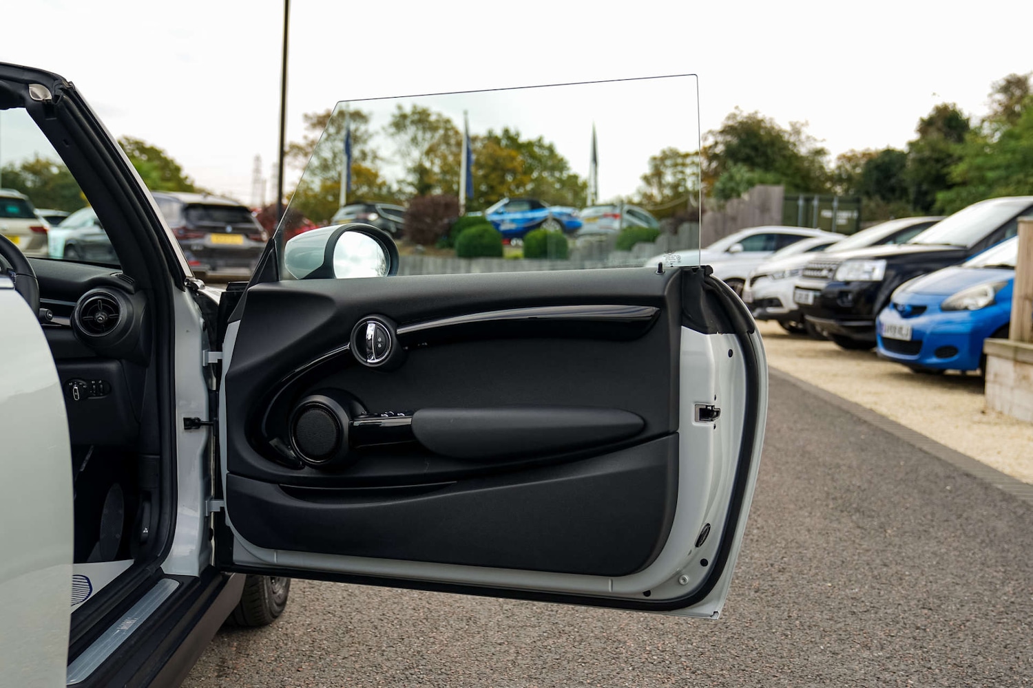 Used MINI Convertible 2021 for sale - 76118372: Photo 12