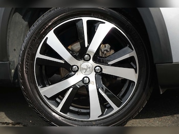 Used Peugeot 2008 2016 for sale - 75631415: Photo