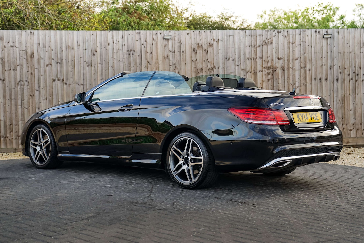 Used Mercedes-Benz E Class 2014 for sale - 75945167: Photo 8