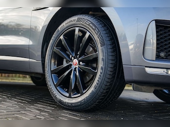 Used Jaguar F-Pace 2020 for sale - 77068934: Photo