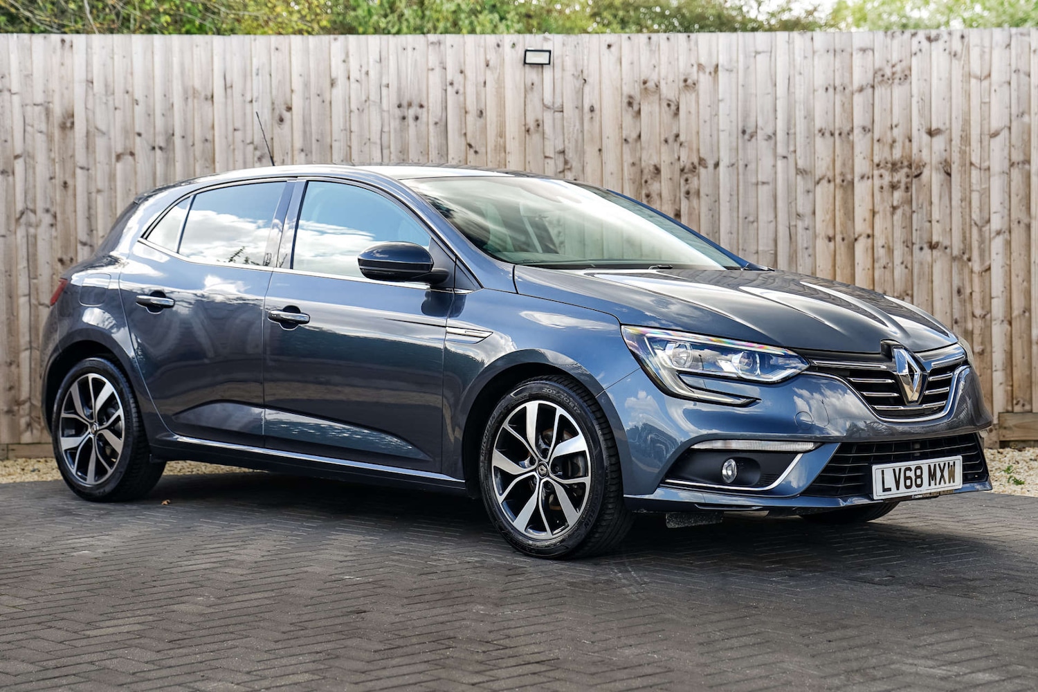 Used Renault Megane 2018 for sale - 75774704: Photo 1