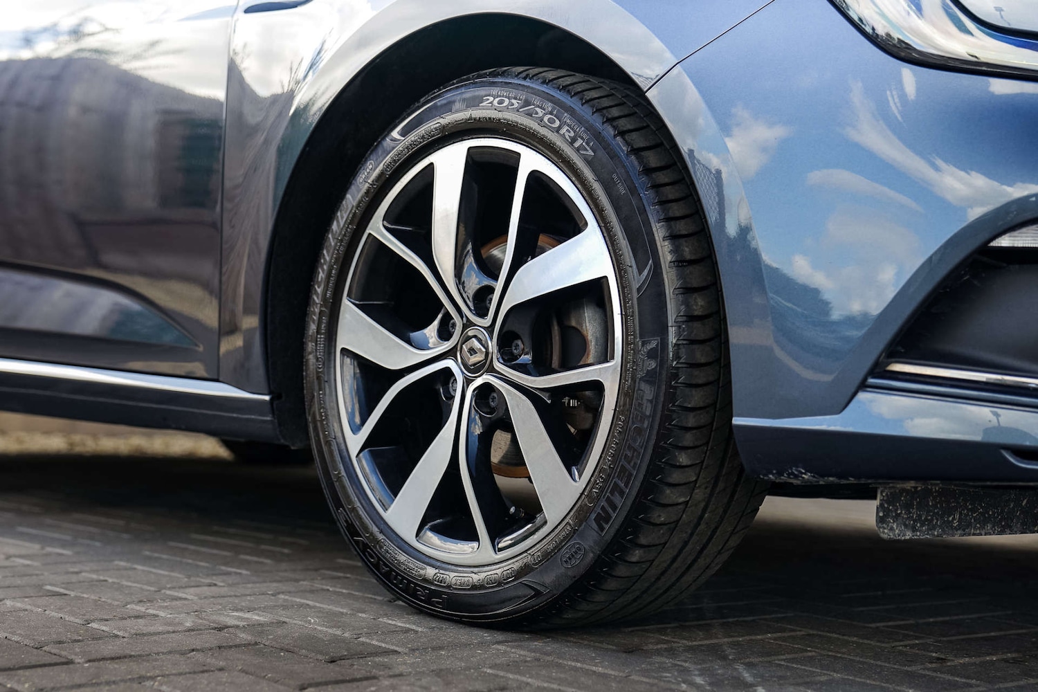 Used Renault Megane 2018 for sale - 75774704: Photo 2