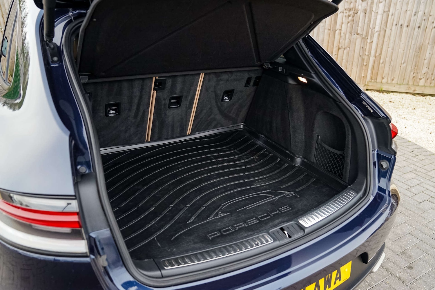 Used Porsche Macan 2021 for sale - 76604244: Photo 42