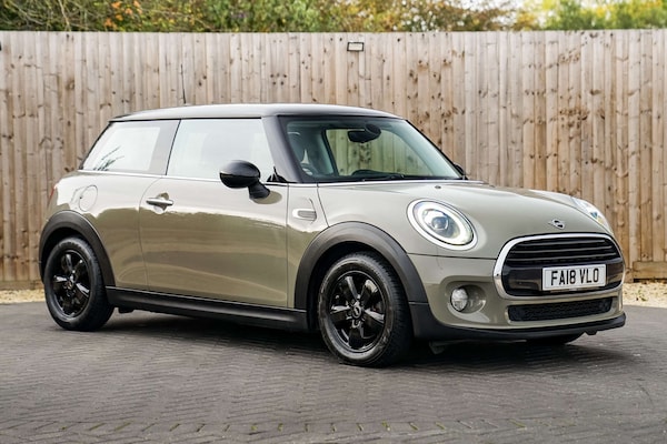 Used MINI Hatch 2018 for sale - 76105298: Photo 1
