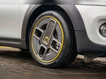 Used MINI Hatch 2020 for sale - 76703567: Photo