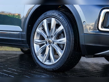 Used Volkswagen T-Roc 2022 for sale - 77437668: Photo