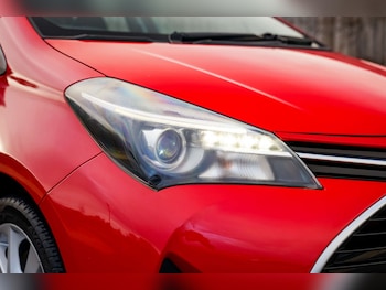 Used Toyota Yaris 2015 for sale - 76642946: Photo