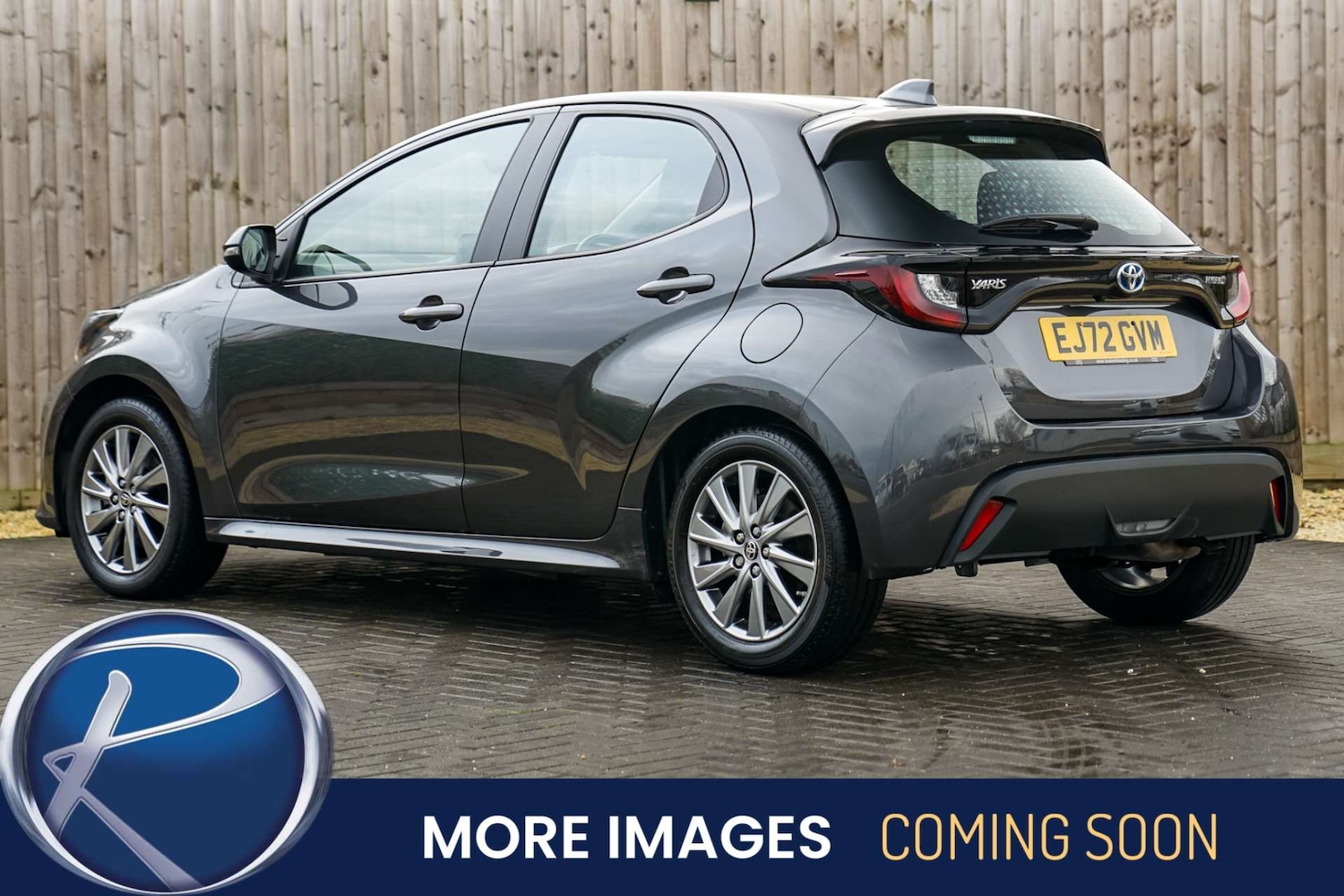 Used Toyota Yaris 2022 for sale - 76884348: Photo 2