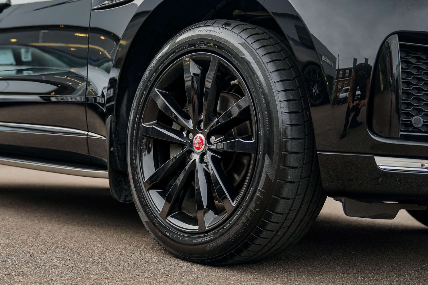 Used Jaguar F-Pace 2020 for sale - 76228745: Photo 2