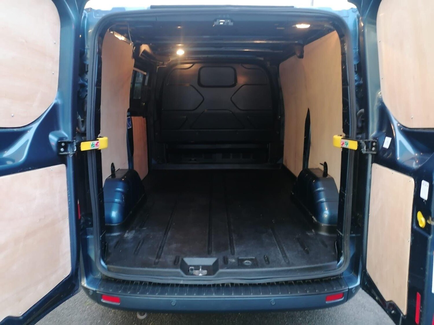 Used Ford Transit Custom 2019 for sale - 77344189: Photo 27