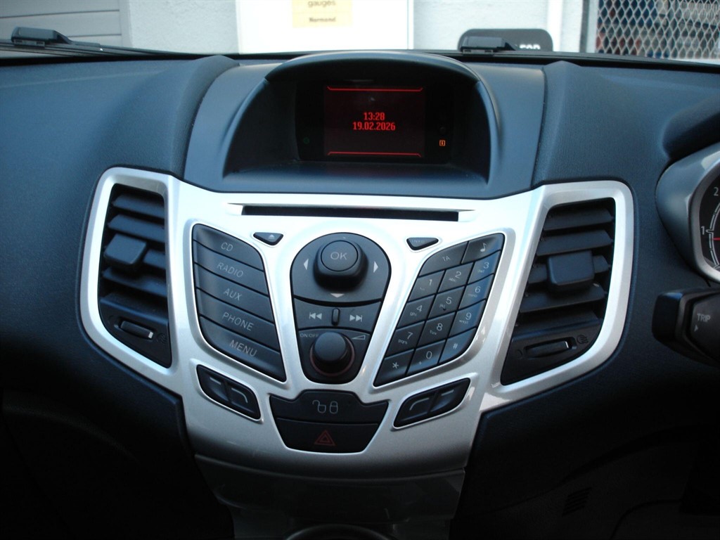 Used Ford Fiesta 2011 for sale - 77830615: Photo 18